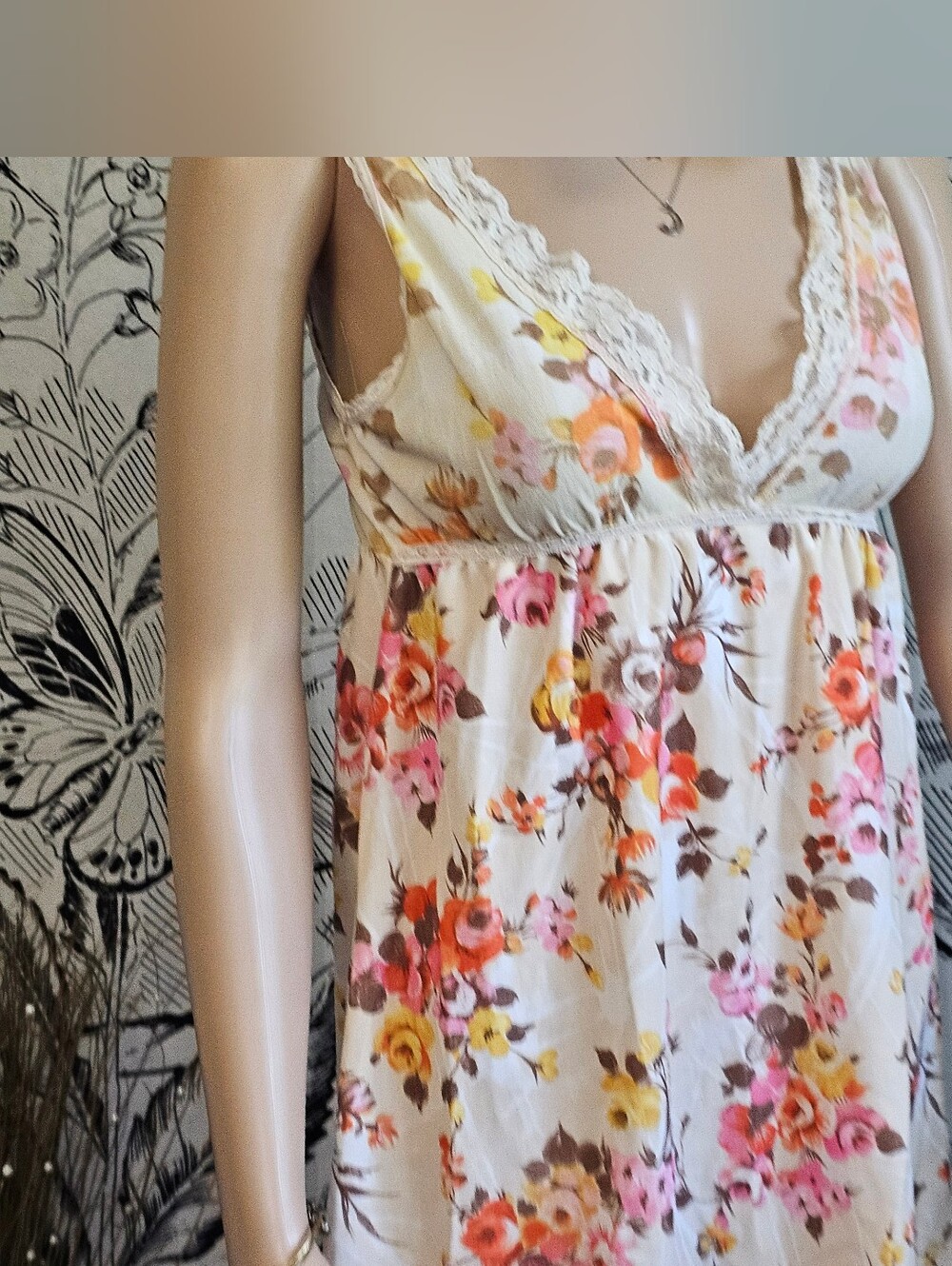 Vintage jcpenney Cream Floral Lace-Trim Chemise with Pink & Orange Flowers